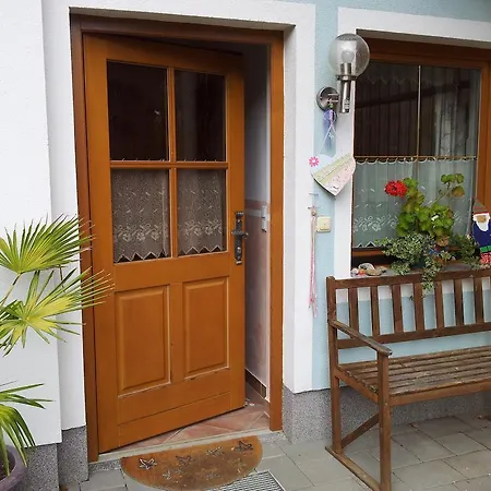 Anna Zechner フラタッハ